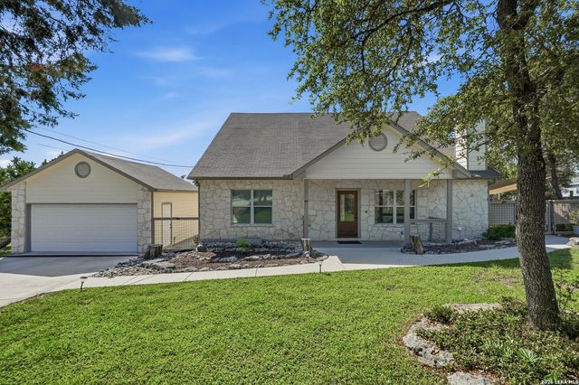 1620 Point Vw — CYPRESS COVE