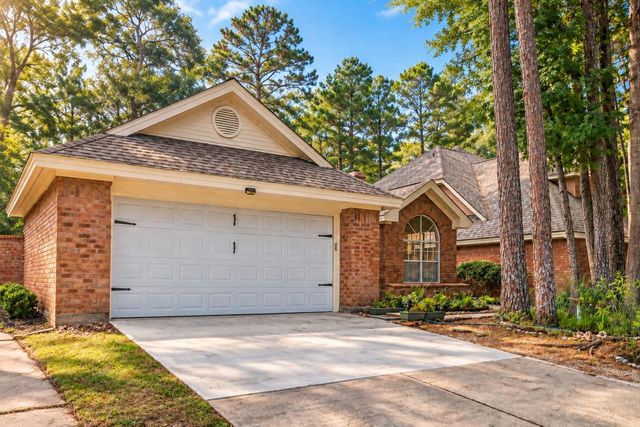 26 Cedar Chase Pl — Wdlnds Village Cochrans Cr 06