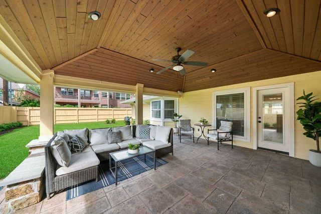 1119 Sheffield St — Twin Oaks