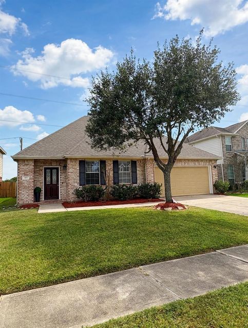 303 Lake Line Dr — Kendall Lakes Sec 2