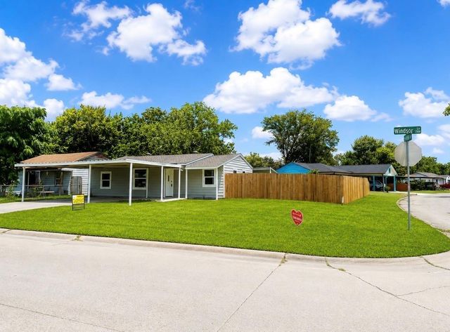 2307 Windsor Ln — Red Bluff Terrace Sec 04