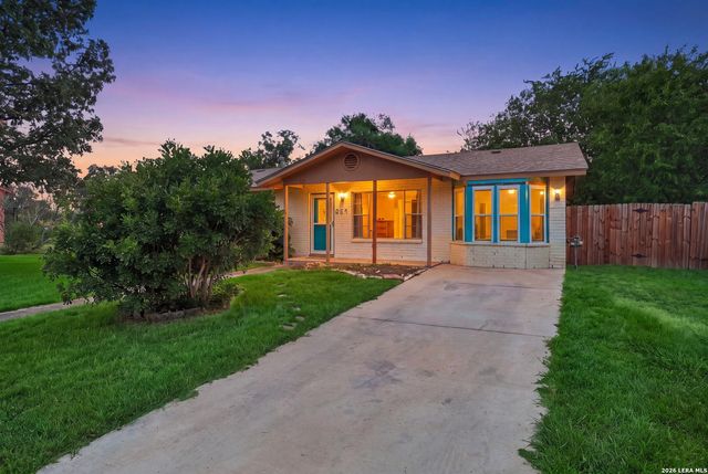 301 ANN DR — Lake Aire