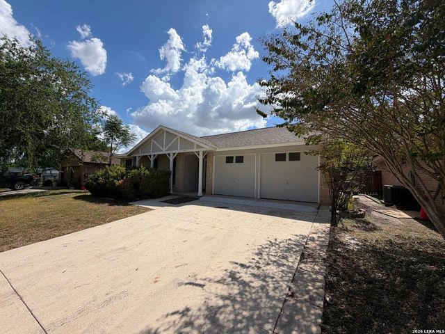 414 JEANETTE DR — LAKEAIRE