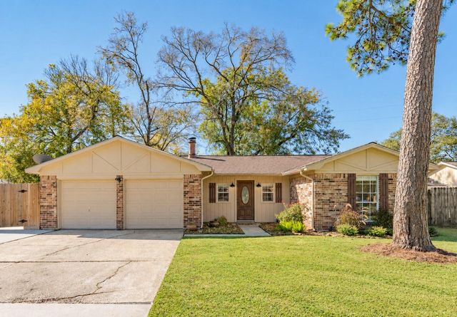 7507 Maple Ln — Pinehurst Sub