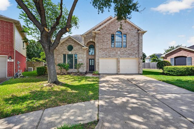 9306 Eaglewood Shadow Ct — Eaglewood