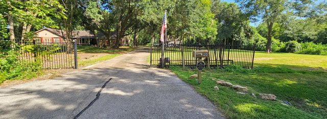 900 Bauer Ave — League City Div B