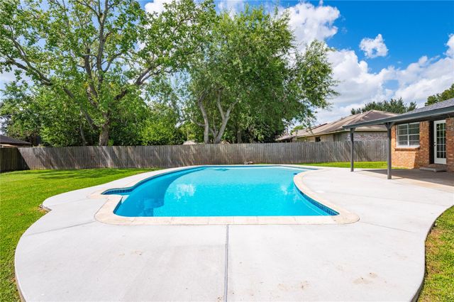 5422 Thistle Dr — Briar Glen