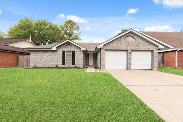 2311 Pebbledown Cir — Barrinfton Place