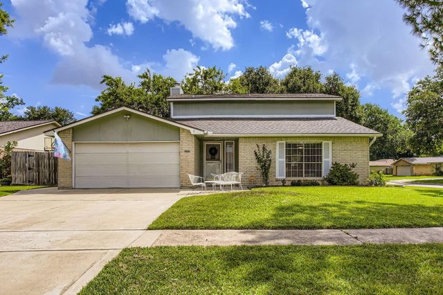 1902 Pepperrell Place Ct — Williamsburg Hamlet Sec 01