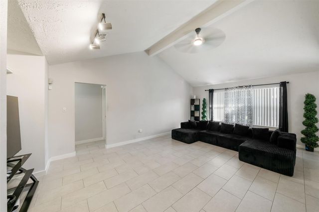 5850 Fallengate Dr — Greengate Place