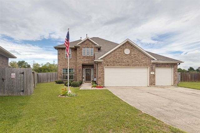 337 Burgundy Dr — Marthas Vineyard Sec 1