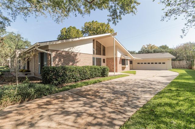 8919 Manhattan Dr — Meyerland Sec 06b
