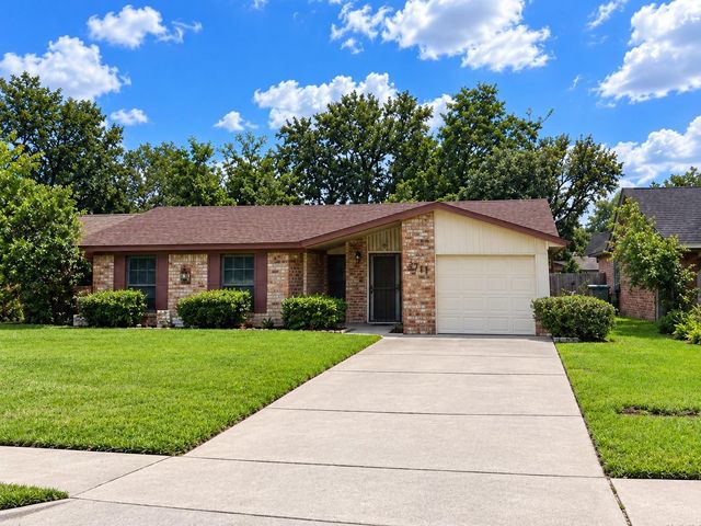 3711 Heatherbrook Dr — Meredith Manor