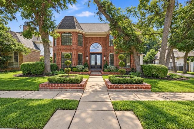 1207 Plantation Dr — Pecan Grove Plantation Sec 5