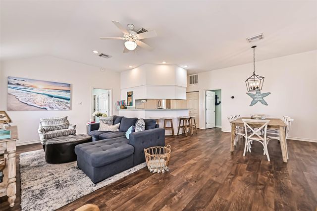 13811 Mutiny Ln — Pirates Beach 4