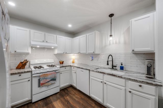 9750 Gulfstream Dr — Sterling Place