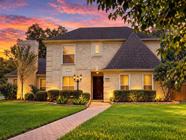 13007 Marron Dr — Lakewood Forest Sec 10