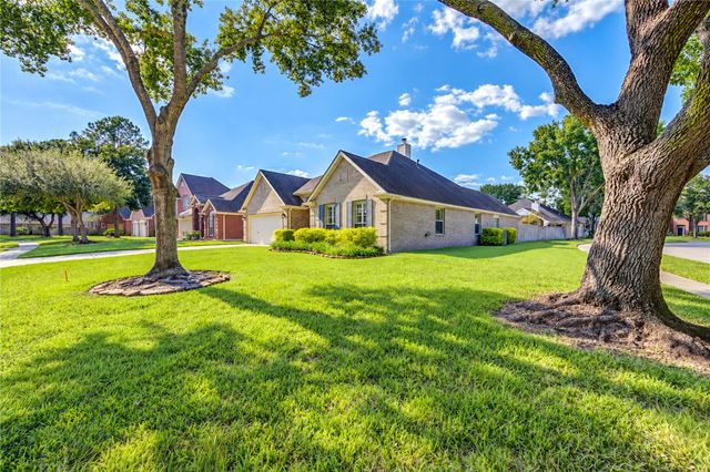 3302 Pioneer Bend Ln — Cinco Ranch Equestrian Village