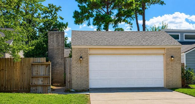 11927 Lakewood West Dr — Lakewood West