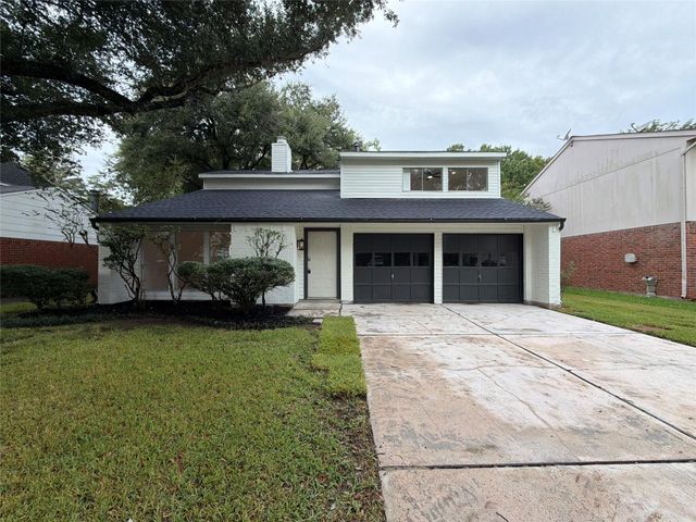 1319 Briarmead Dr — The Grove Sec 3