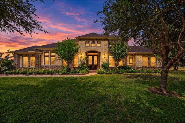 8902 Marshall Island St — Royal Lakes Estates