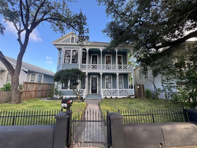 3215 Avenue P 1/2 — Galveston Outlots
