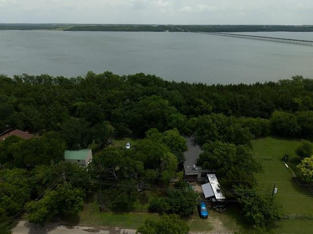 276 Hilltop Dr — Lakeview