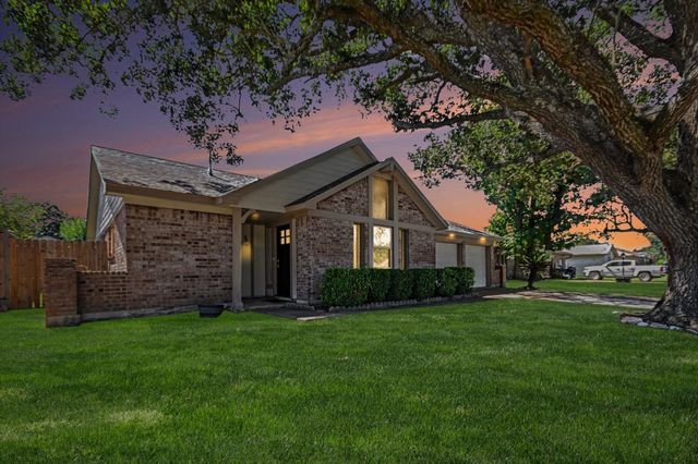 1705 E Baker Rd — Chaparral Village Sec 02