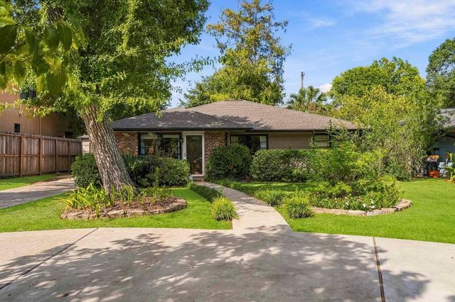 4612 Evergreen St — Cedar Oaks