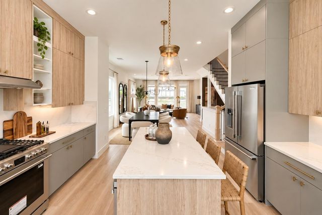 511 Hillwood Heights Dr — Shepherd Heights