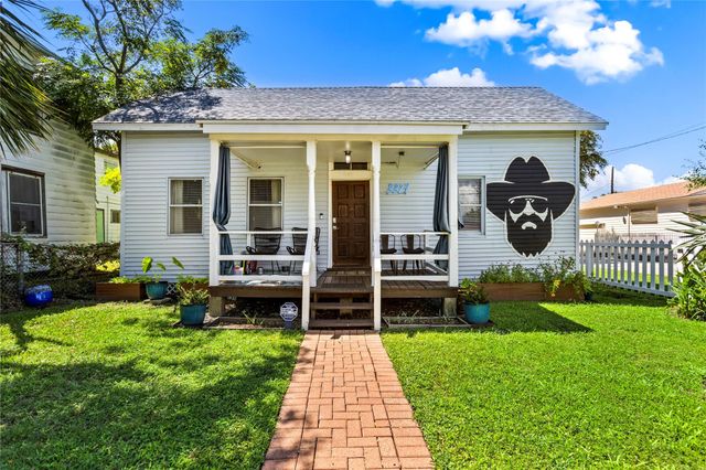 3327 Ursuline St — Galveston Outlots