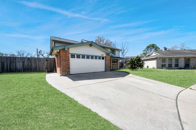 10522 Gulfstream Ln — Townewest Sec 2