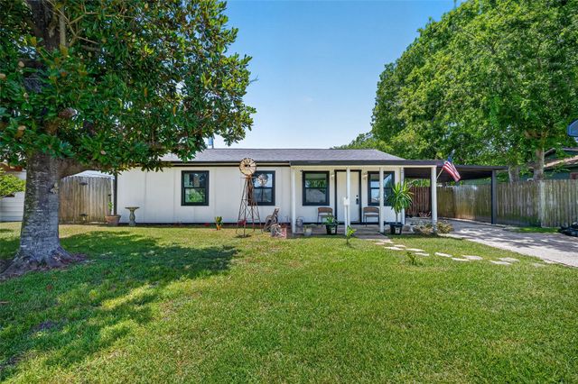 2110 Hillshire Dr — South Pasadena Plaza Sec 01