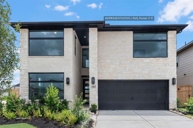 389 Mulberry Creek St — Grand Central Park