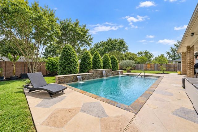 21214 Redcrest Manor Dr — Long Meadow Farms Sec 14