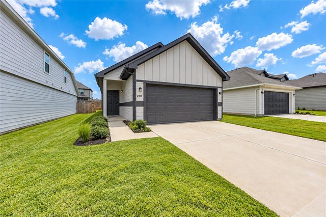 2317 Green Sturgeon Ct — River's Edge