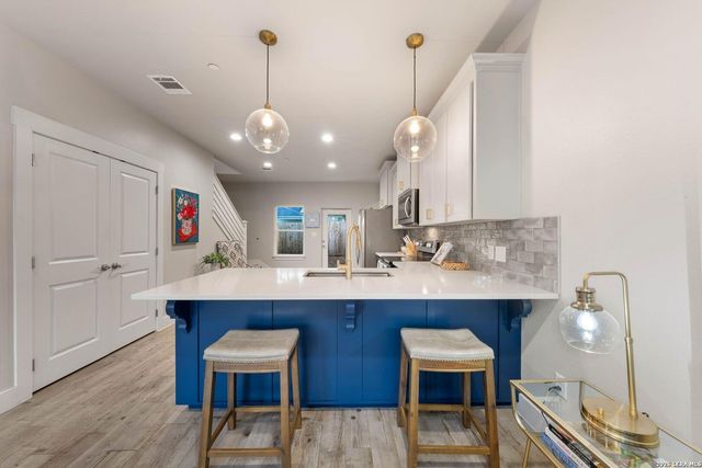 1123 Paniolo — HERFF VILLAGE