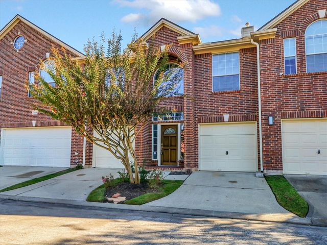 1408 S Friendswood Dr #1202 — Ashford Village Twnhms