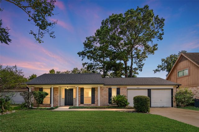 7015 Rosebrook Cir — Oakwood Glen