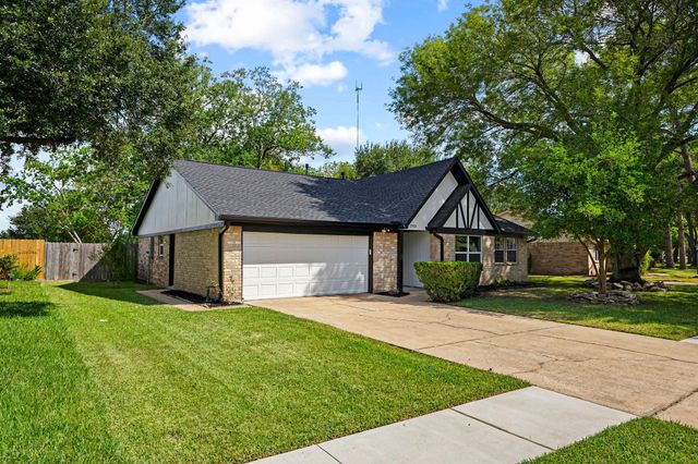 2915 Cherry Springs Dr — Thunderbird North