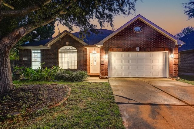 3111 Elkdale Dr — Clayton Oaks Sec 1