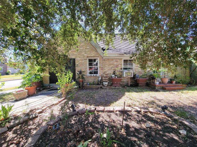 1574 Godwin St — Broadmoor