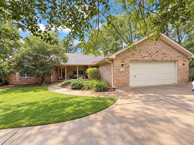 1600 Carriage Run W — Carriage Hills 02