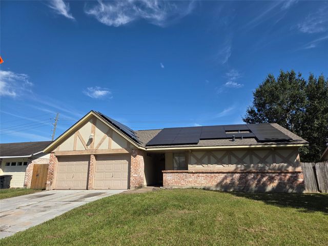 2210 Blindlake Dr — Westlake Sec 01