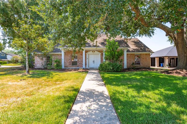 501 Audubon St — Clear Creek Village