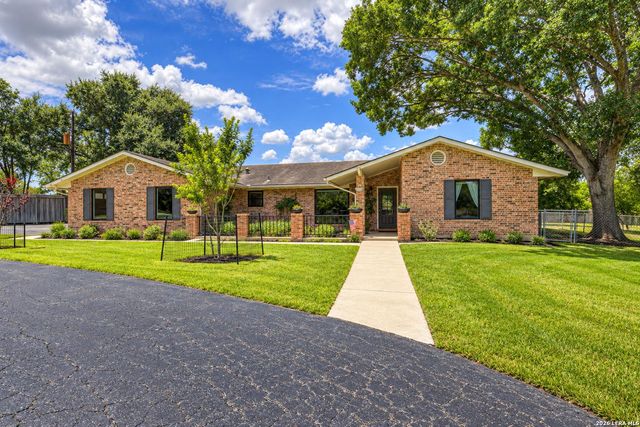 1001 FAWN DR — Deer Haven