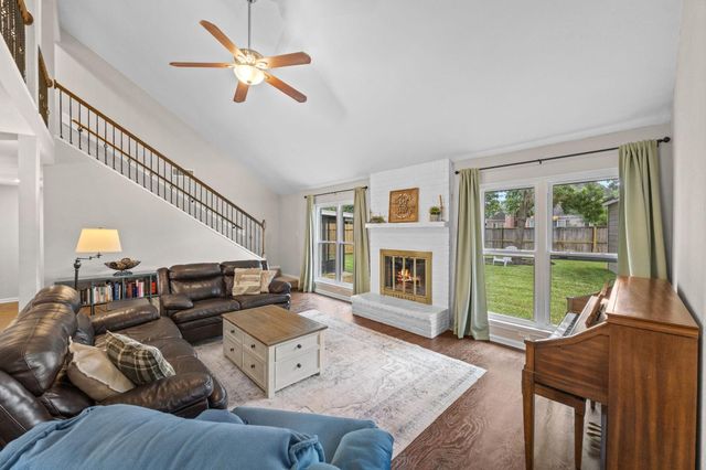 13823 Ivymount Dr — Covington Woods
