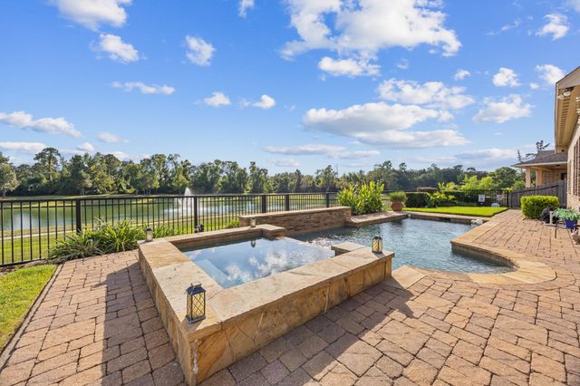 18515 Duke Lake Dr — Lakes/Cypress Forest