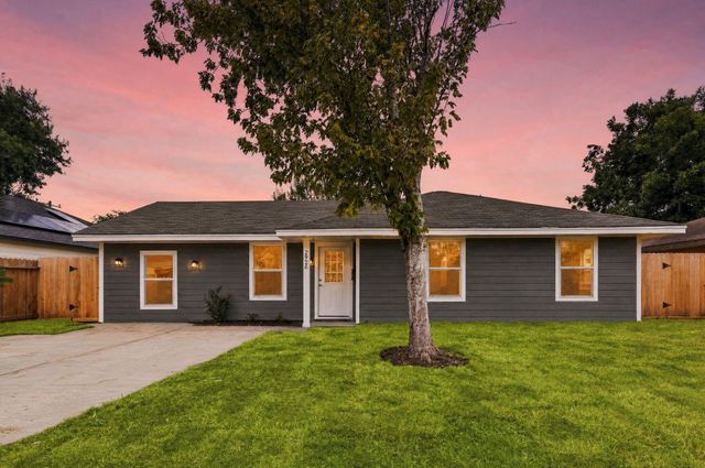 2926 TARPEY AVENUE — CLAIRMONT