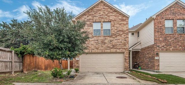 13530 Vista De Oro St — Villas/Willowbrook